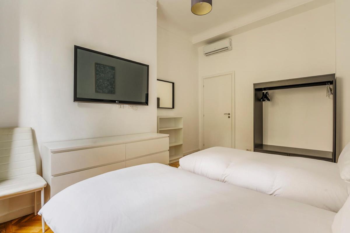 Luxury 4 Bedrooms Apartments Close To Duomo Milão Exterior foto